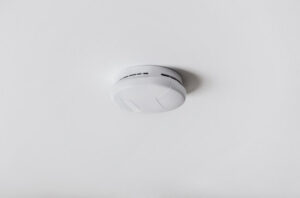 Installer des détecteurs de fumée et de monoxyde de carbone