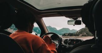 Tout savoir sur la location voiture avec chauffeur Abidjan avant de réserver