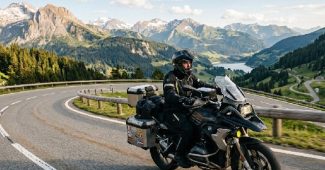 moto touring
